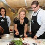 Kim Clijsters, que acudió a Lamoraga junto a Conchita Martínez, demostró que la cocina no se le da nada mal