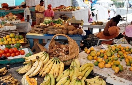 Mercado tradicional de frutas exóticas