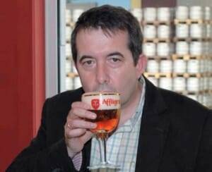 Nuestro experto en cervezas, Luis Gª Balcells, durante la cata de Affligem