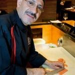 David Juárez, en la barra de sushis de Tsunami