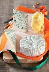 Surtido de quesos franceses, cualquiera de los cuales es un ingrediente válido para las recetas del concurso