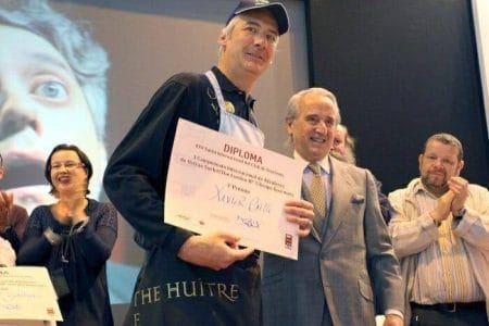 El master abridor freelance belga Xavier Caille ganó el I Campeonato Internacional de Abridores de Ostras de España