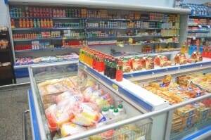 El estudio de la OCU demuestra que algunos productos refrigerados y congelados no se conservan a la temperatura adecuada en las neveras de los supermercados
