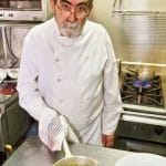 Juan Loriente, en la cocina de Lago de Sanabria
