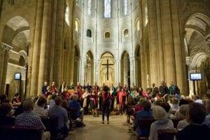 Los muros de las iglesias acogen en verano conciertos únicos