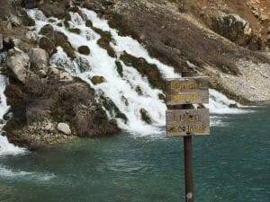 Nacimiento de un río de Alta Montaña, la calidad del agua está preservada