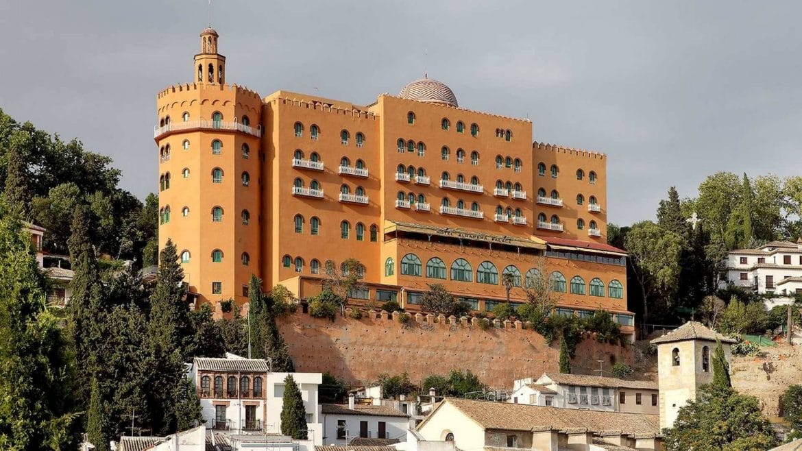 El mítico hotel Alhambra Palace reabre sus puertas el 1 de Septiembre tras año y medio cerrado