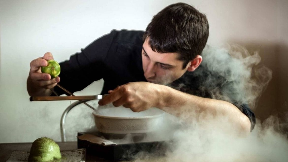 Rafel Muria: "Llegar a ser el segundo chef en L’Atelier de Joël Robuchon Saint-Germain de París marcó mi trayectoria"