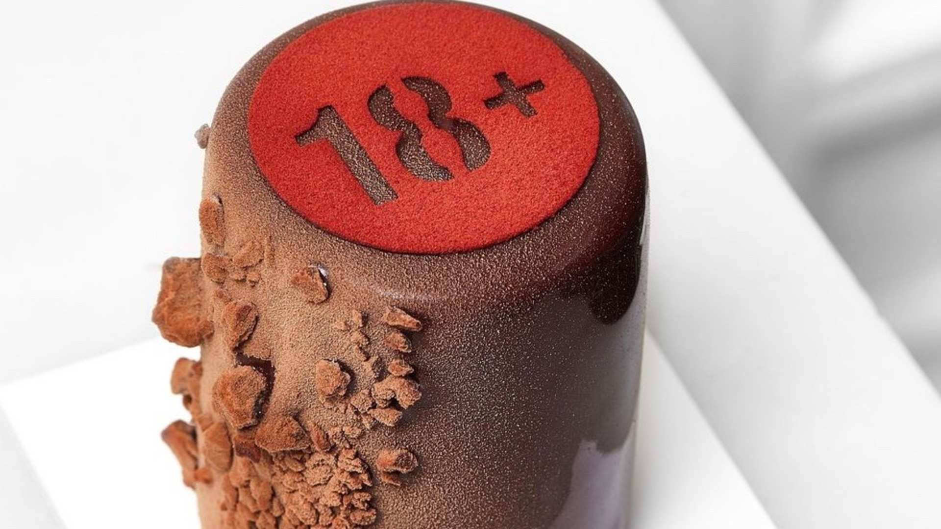+18 es un pastel individual de Hofmann Patisseria. 