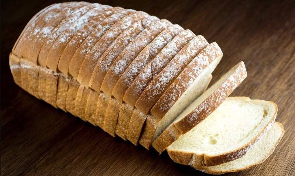El pan de nuestro Sándwich Mixto debe ser de molde y blanco.