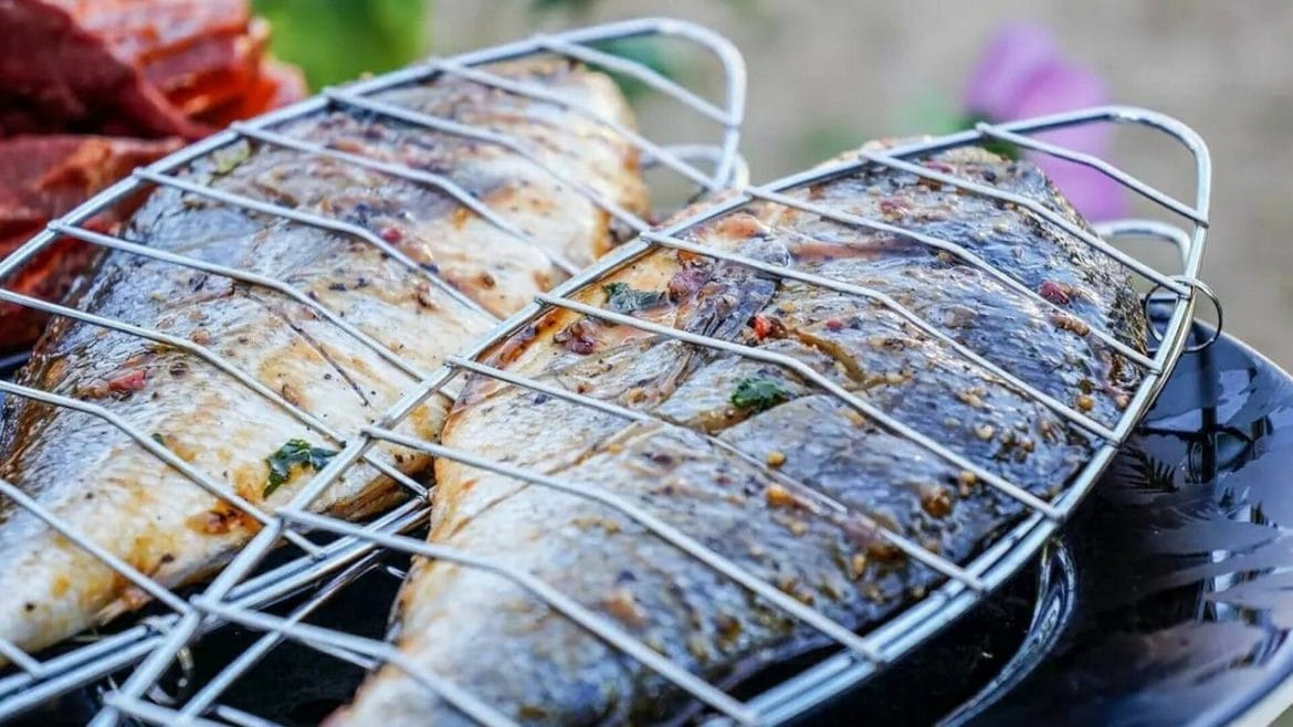 Barbacoa de pescados: lubina, dorada y corvina a la brasa para tus cenas de verano