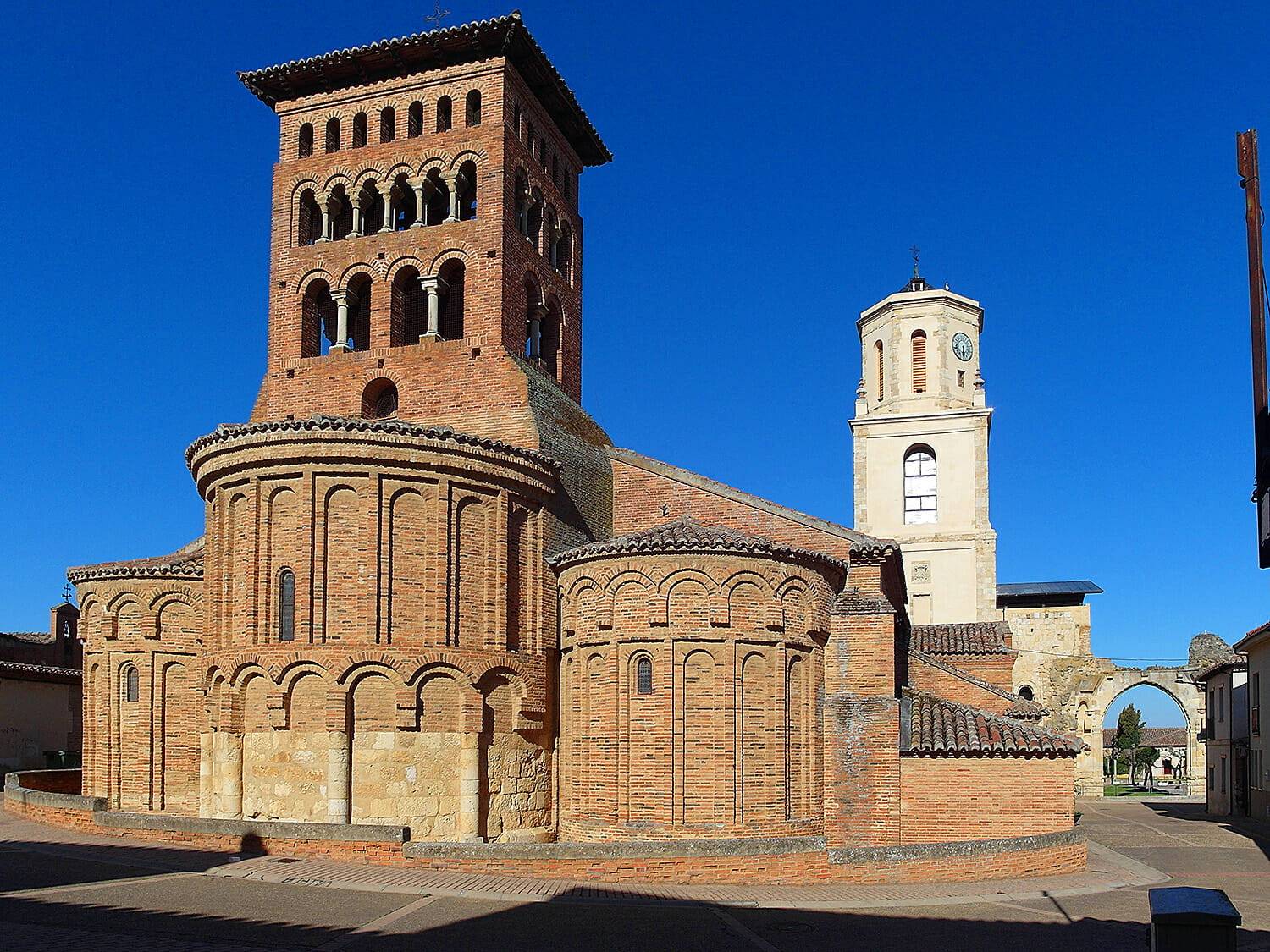 Iglesia de San Tirso © Yolanda Cardo