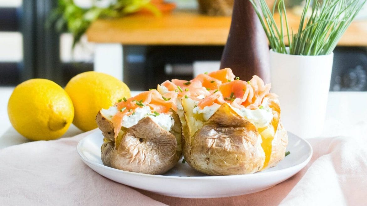 Receta de patatas con salmón en su versión ahumada