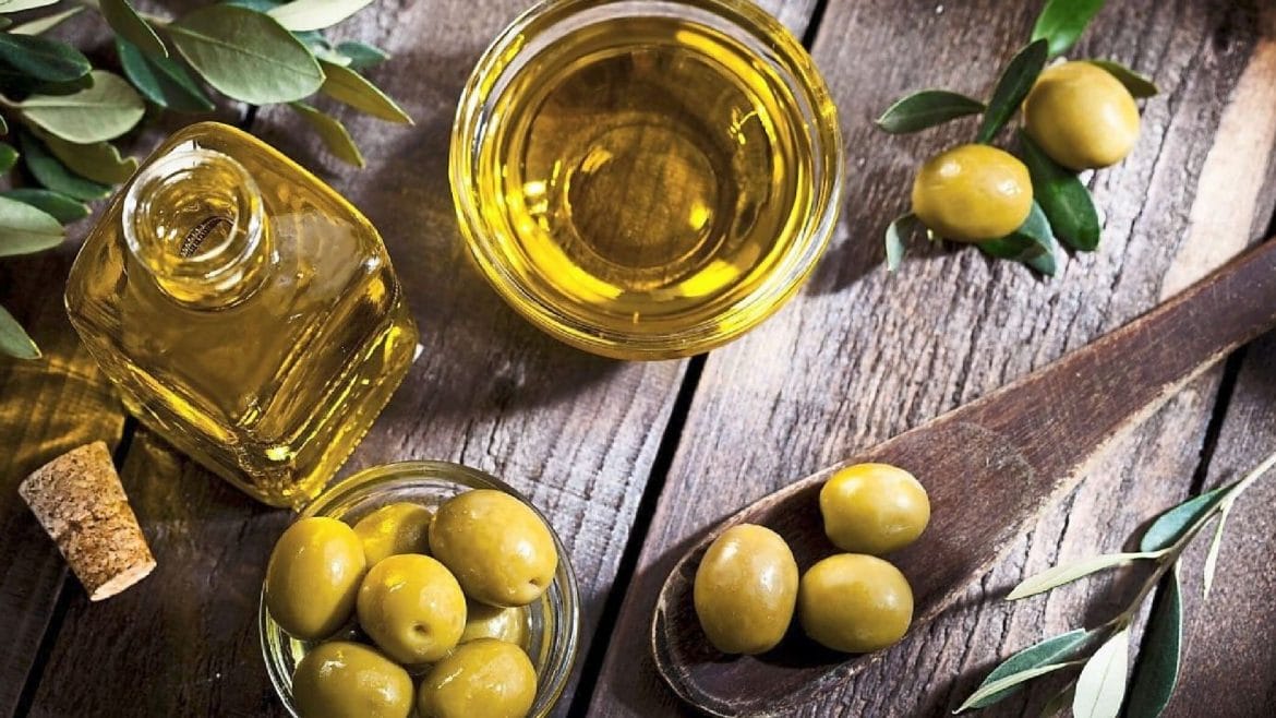 Beber aceite de oliva puro